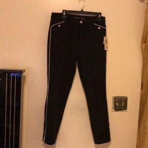 Black trimmed pant
